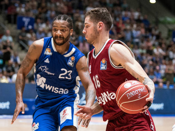 次对阵洛杉 次对阵洛杉